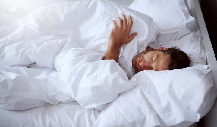 7 สิ่งที่ผู้ชายควรทำก่อนนอน เพื่อคุณภาพชีวิตที่ดีขึ้น