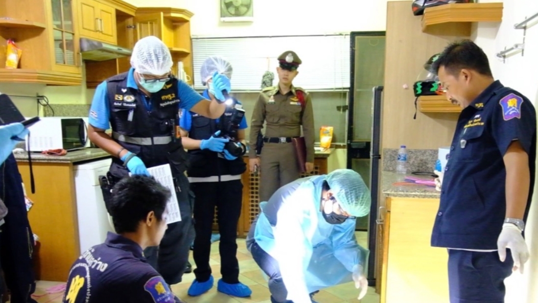 ผัวหึงโหด เห็นเมียรักคุยแชตชายอื่น-โพสต์โชว์รูปคู่ จ่อยิงดับต่อหน้าลูก