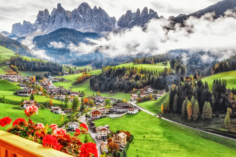 Santa Maddalena หมู่บ้านที่วิวงดงามอลังการราวกับภาพวาด