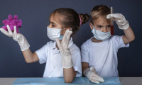 ไวรัสโควิด-19 ระบาด ดูแลเด็กๆ อย่างไรในช่วงอยู่บ้านให้ปลอดภัยที่สุด
