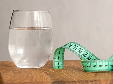 Water Fasting คืออะไร กินอะไรได้บ้าง ช่วยลดน้ำหนักได้จริงหรือ ?