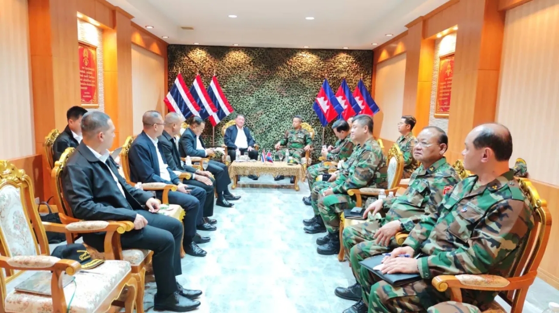 “ภูมิธรรม” บินด่วนสระแก้ว ถกรองนายกฯ กัมพูชา ย้ำยึดกลไกเดิม ปรับกำลังเหมือนปี 2024