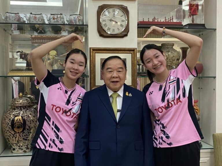 ‘มูนา-อันนา’แชมป์หญิงคู่แบดเวียดนามเข้าขอบคุณ ‘บิ๊กป้อม’. 