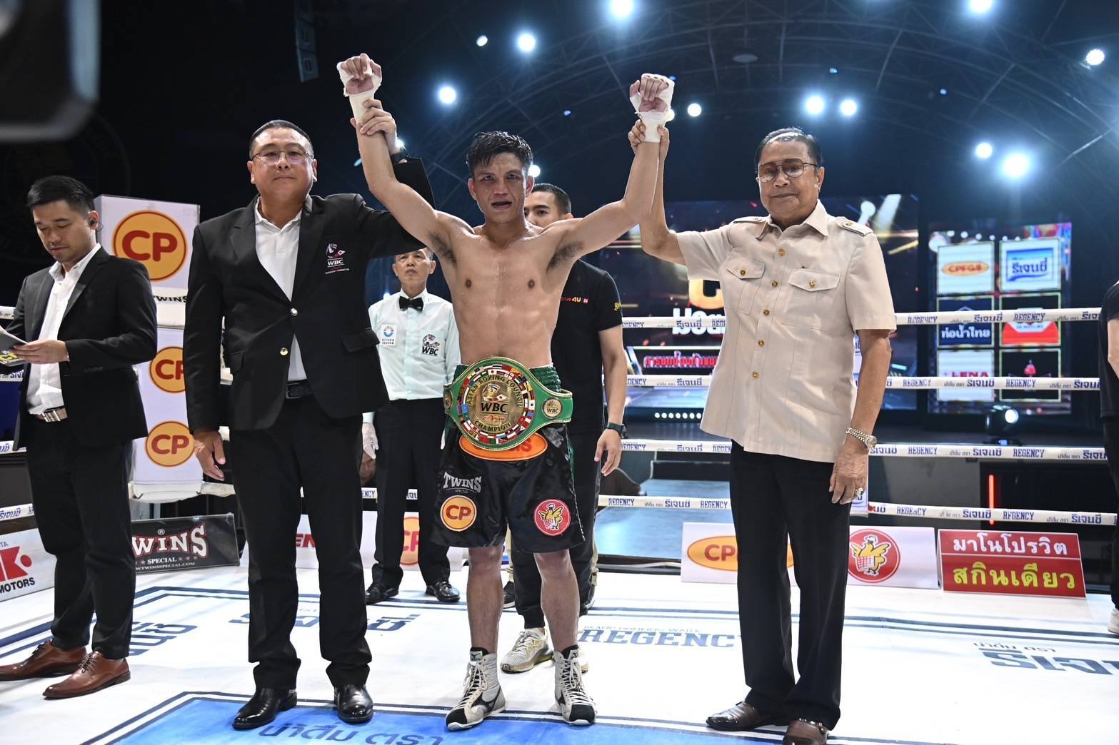 "เพชร ซีพีเอฟ" ดักต่อยสุดเก๋า คว้าแชมป์ WBC Asia รุ่นแบนตั้มเวต ที่เวทีมวยรังสิต